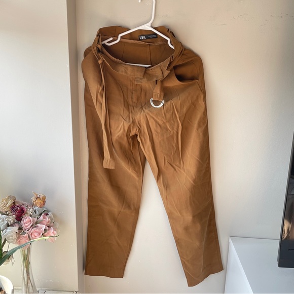 Selling this gorgeous Zara high waisted belted pants/trouser. - Picture 7 of 8